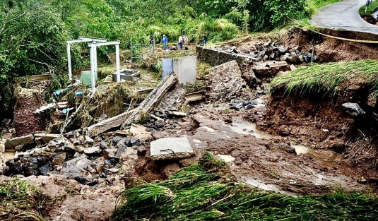 Derivado de las fuertes lluvias registradas por la tomenta tropical 