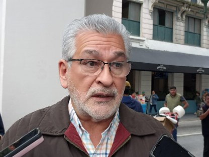 Las fuertes lluvias que han azotado a la capital veracruzana, sobre todo las del pasado sábado, ha provocado afectaciones en al menos 34 colonias de Xalapa, pero, afortunadamente, sin tenerse consecuencias que lamentar, solo daños materiales, aseguró el alcalde Alberto Islas Reyes.

