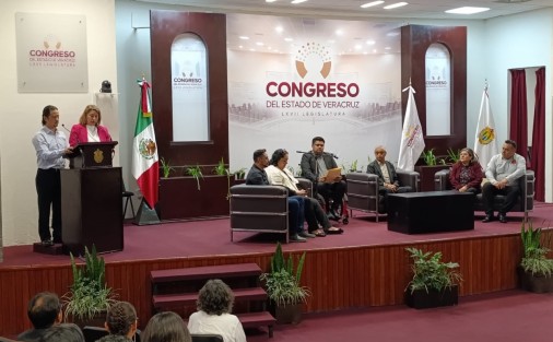 El diputado Omar Edmundo Blanco Martínez subrayó que las y los docentes de educación especial juegan un papel protagónico en la detección y eliminación de las barreras que limitan el acceso a la educación en las aulas.

