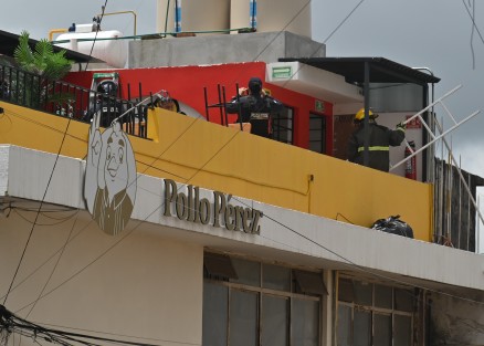 
Rigoberto Suarez
Adjuntos
12:22 (hace 21 minutos)
para mí, beto

Bomberos de Xalapa y personal de Protección Civil Municipal se movilizó por una sobrecarga de gas en edificio ubicado en la calle Sebastián Camacho justo frente a la torre de la SSP.