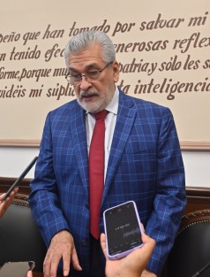 El alcalde Alberto Islas informó que será la SIOP la encargada de rehabilitar la infraestructura dañada en el fraccionamiento Valle Real.

“La autoridad municipal no ha eludido su responsabilidad. Hemos acudido a la Secretaría de Gobierno; ya hablo la Gobernadora del Estado y SIOP se hará cargo de la estructura dañada”. señaló Islas.
