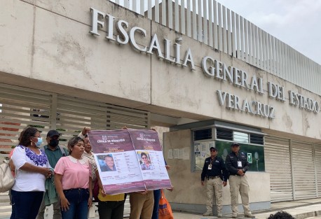 Mariela Nolasco pidió a las autoridades de Veracruz intensificar la búsqueda de sus padres, desaparecidos desde el 18 de Junio.
