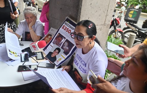 Integrantes de colectivos de búsqueda y familiares de personas desaparecidas denunciaron irregularidades en el proceso de designación de la nueva titular de la Comisión Estatal de Búsqueda de Veracruz, al considerar que hubo opacidad y falta de legalidad
