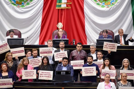 En el Día Internacional en Apoyo a las Víctimas de la Tortura (26 de junio), el presidente de la Comisión Permanente de Derechos Humanos y Atención de Grupos Vulnerables de la LXVII Legislatura, diputado Omar Edmundo Blanco Martínez, hizo un llamado a condenar toda forma de tortura y maltrato inhumano, así como garantizar el acceso a la justicia, la verdad, la reparación integral para las víctimas y sancionar estas prácticas.