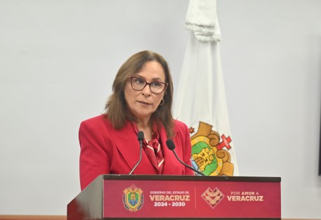 La gobernadora de Veracruz, Rocío Nahle García, confirmó que se presentó una denuncia contra la exsecretaria de Salud, Guadalupe Díaz del Castillo, por presuntas irregularidades en el manejo de recursos públicos detectadas por la Auditoría Superior de la Federación.