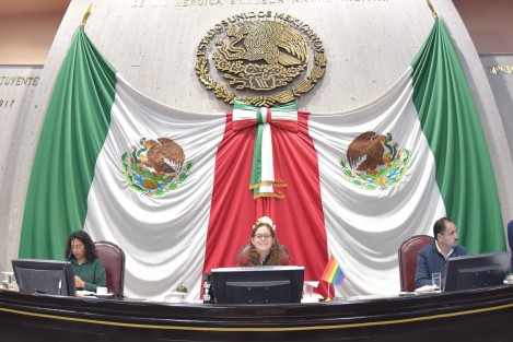 La LXVII Legislatura dio entrada a las iniciativas de la Gobernadora de Veracruz, Rocío Nahle García, las cuales tienen concordancia con las reformas federales en materia de transparencia y que buscan ajustar la legislación local para garantizar un adecuado desempeño de la garantía de acceso a la información con que deben contar las y los veracruzanos.