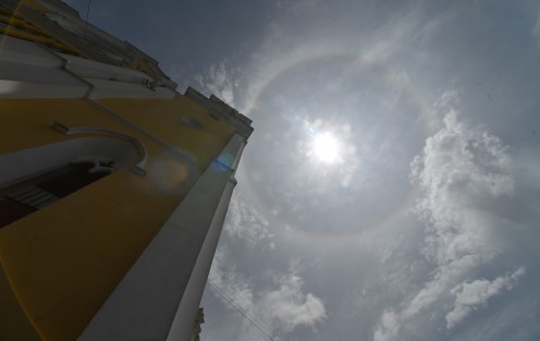 Con la visualización del halo solar en Xalapa, algunas personas creen que comienza la canícula, un período de aproximadamente 40 días que ocurre entre julio y agosto. Su nombre proviene de una referencia astronómica, ya que está asociado con la constelación Can Mayor y su estrella más brillante, Sirio, la cual, en la antigüedad, se relacionaba con los días más calurosos del verano.
