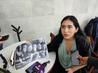 La estudiante de la Licenciatura en Danza Contemporánea de la Universidad Veracruzana (UV), Karina Soto, invitó a la presentación de su pieza coreográfica “Catálogo de tonos que roban la infancia”, que se llevará a cabo el 3 de julio en Casa del Lago UV, a las 19:00 horas.