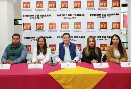 El Partido del Trabajo fija postura sobre temas nacionales y estatales: respalda a Claudia Sheinbaum ante señalamientos de EE. UU., exige apoyo a las autoridades para la Sierra de Zongolica y pide revisar la operatividad del TECA, así como transparencia en la prórroga del rector de la UV.
