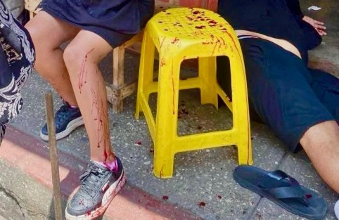 Un ataque armado registrado la tarde de este jueves en Córdoba, dejó como saldo una mujer muerta y dos más gravemente heridas, lo que provocó la activación del Código Rojo por parte de las autoridades de seguridad.
