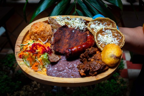 El Ayuntamiento de Xalapa invita a habitantes de la región y visitantes a descubrir la “Ruta Mágica”, un recorrido turístico por más de 50 lugares emblemáticos de Xalapa, Coatepec, Xico y Naolinco.
