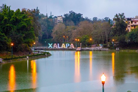 El Ayuntamiento de Xalapa invita a habitantes de la región y visitantes a descubrir la “Ruta Mágica”, un recorrido turístico por más de 50 lugares emblemáticos de Xalapa, Coatepec, Xico y Naolinco.
