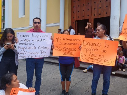 Integrantes del Movimiento Antorchista Nacional denunciaron que el jueves 3 de julio, entre las 9 y las 9:30 de la noche, dos de sus integrantes desaparecieron a las afueras de la Fiscalía General de la República, ubicada en el Puerto de Veracruz, cuando se encontraban a la espera para realizar trámites legales al interior de esa dependencia piden las autoridades ayuda para localizarlos.
 
