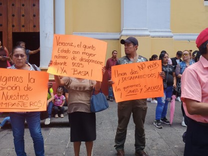 Integrantes del Movimiento Antorchista Nacional denunciaron que el jueves 3 de julio, entre las 9 y las 9:30 de la noche, dos de sus integrantes desaparecieron a las afueras de la Fiscalía General de la República, ubicada en el Puerto de Veracruz, cuando se encontraban a la espera para realizar trámites legales al interior de esa dependencia piden las autoridades ayuda para localizarlos.
 