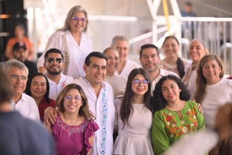 Diputadas y diputados locales veracruzanos acompañan a la gobernadora Rocío Nahle a la Asamblea del FAISPIAM encabezada por la presidenta Claudia Sheinbaum .