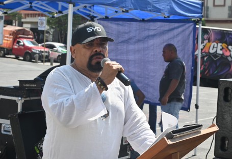 Jubilados y pensionados de diferentes organizaciones sindicales tomaron las oficinas del Seguro Social de los Trabajadores de la Educación del Estado de Veracruz (SSTTEV) para exigir la destitución del director gerente del Seguro Social de los Trabajadores de la Educación del Estado de Veracruz (SSTTEV), Tomas Daniel Hernández León, por incumplir con el pago de la Clave 80, a qué tienen derecho las y los derechohabientes.
