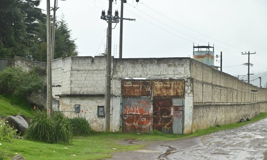 FGR asegura 933 mil litros de hidrocarburos, 64 vehículos, cisternas contenedores y un inmueble en las Vigas.