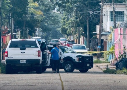 En las primeras horas de este jueves, un violento hecho generó alarma en el municipio de Minatitlán, luego de que un grupo de hombres armados irrumpiera en una vivienda particular para privar de la libertad a una persona, cuya identidad y paradero continúan sin ser confirmados oficialmente.
