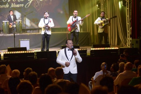 En su segunda velada, el Festival Internacional del Bolero, organizado por el Gobierno del Estado, llenó de romanticismo el Teatro Netzahualcóyotl al celebrar la Noche de tríos en Tlacotalpan, elegida sede por abrazar este género como parte de su identidad sonora, cuna de grandes cantautores y escenario ideal que fusiona nostalgia, amor y bohemia.
 