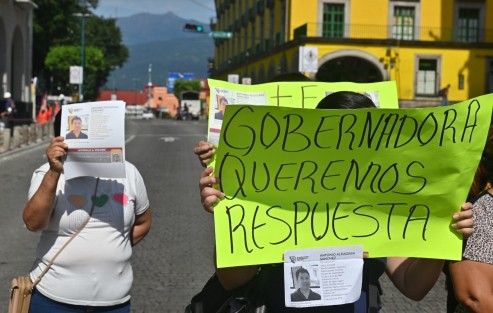 Familiares y amigos de Antonio Aldazaba Sánchez bloquearon este lunes la avenida Enríquez, en el centro de la ciudad, para exigir a las autoridades estatales que intensifiquen la búsqueda del hombre, desaparecido desde el pasado 10 de julio.
