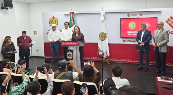 El Gobierno de Veracruz ha desplegado un operativo integral para contener el brote del gusano barrenador del ganado (GBG), reforzando la vigilancia sanitaria en todo el estado con 27 puntos de verificación, rutas de inspección y baños obligatorios para animales en tránsito.
 