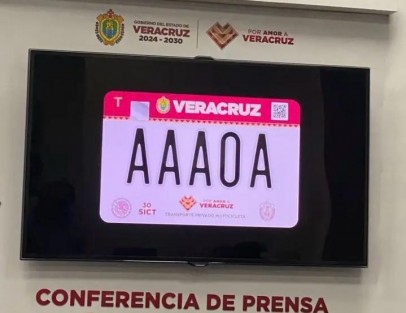 Informó la gobernadora Rocío Nahle García que a partir de 2026, todos los vehículos en el estado de Veracruz deberán portar nuevas placas.