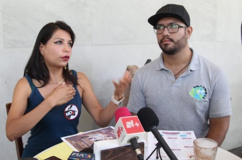Representantes de organizaciones ambientalistas exhortaron a las autoridades municipales de Xico a no permitir el ingreso de menores de edad en las “capeas” y/o corridas de toros que se organizan en ese Pueblo Mágico por las fiestas patronales en honor a la Virgen de la Magdalena, y se dé cumplimiento a la Ley de Derechos de las niñas, los niños y adolescentes a este tipo de festividades.
