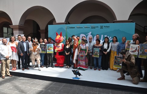 Xalapa está viva y espera con los brazos abiertos a todas y todos para que disfruten de las actividades turísticas, artísticas y culturales que se ofrecerán en esta temporada en la ciudad, afirmó el alcalde Alberto Islas Reyes, durante la presentación del Programa Vacacional “Verano en Xalapa 2025”.

