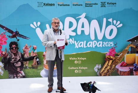Xalapa está viva y espera con los brazos abiertos a todas y todos para que disfruten de las actividades turísticas, artísticas y culturales que se ofrecerán en esta temporada en la ciudad, afirmó el alcalde Alberto Islas Reyes, durante la presentación del Programa Vacacional “Verano en Xalapa 2025”.
