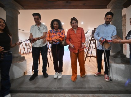 La exposición “Más allá de este lugar de ira y llantos”, del fotoperiodista Héctor Quintanar, permanecerá en el Ágora de Xalapa hasta el 3 de agosto.