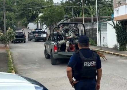 Tras varias horas de estar privada de su libertad, una persona del sexo femenino fue liberada tras un fuerte operativo, realizado por representantes del orden público de los tres niveles de gobierno.