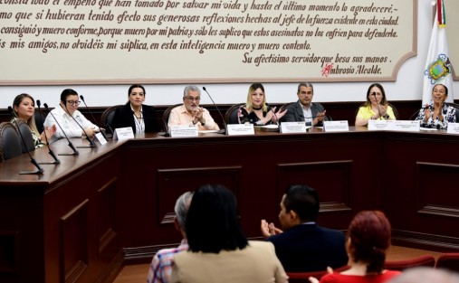 En cumplimiento a la Estrategia Nacional para la Prevención del Embarazo en Adolescentes y con el fin de establecer mecanismos de coordinación para atender este problema social, el alcalde Alberto Islas Reyes encabezó el acto de instalación del Consejo Municipal de Población y del Grupo Interinstitucional para la Prevención del Embarazo Adolescente en el Municipio de Xalapa (Gipeax).
