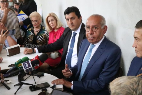 El exprocurador general de la República Ignacio Morales Lechuga advirtió que el simple hecho de decir “la verdad” en un texto periodístico no puede considerarse un ataque de violencia de género contra las mujeres.

“Nunca decir la verdad es un ataque al feminismo o de violencia de género. Es una expresión de libertad. Y la libertad debe ser intocada, como lo establece la Constitución. Cuando uno hace una expresión, puede haber 2 circunstancias. Uno, que se refiera a hechos, en cuyo caso, si el hecho es falso, debe uno rectificarlo. Y la opinión no es rectificable porque esa es subjetiva y eso depende de la persona que lo emite”, defendió.

