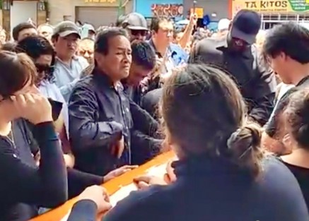 Banderilla Veracruz despidió al ingeniero agrónomo  Arnulfo Rodríguez González, Presidente Municipal electo de este municipio y quien falleciera el viernes pasado a causa de un infarto. Familiares Amigos y simpatizantes, le dieron el último adiós.