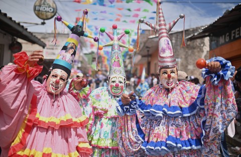 Este fin de semana, miles de turistas y pobladores se unieron con entusiasmo para celebrar a Santa María Magdalena, patrona del hermoso Pueblo Mágico de Xico.  
Entre música, color y el impresionante arco floral, la comunidad vivió una de sus fiestas más queridas y esperadas del año.

