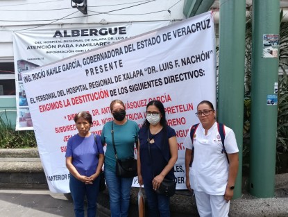 Personal del sector salud del turno matutino del Hospital Civil “Luis F. Nachón” denunció públicamente actos de acoso laboral, malos tratos y represalias por parte de jefaturas, así como una deficiente distribución del personal, que ha derivado en condiciones de trabajo insostenibles. En una manifestación espontánea, exigieron la destitución de funcionarios que, aseguran, no cuentan con la preparación ni el conocimiento del área que dirigen.