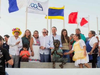 El alcalde Juan Manuel Unánue Abascal encabezó la reinauguración de la Plaza Banderas, tras concluirse la obra de rehabilitación integral de este emblemático espacio ubicado en el corazón de la cabecera municipal de Boca del Río.