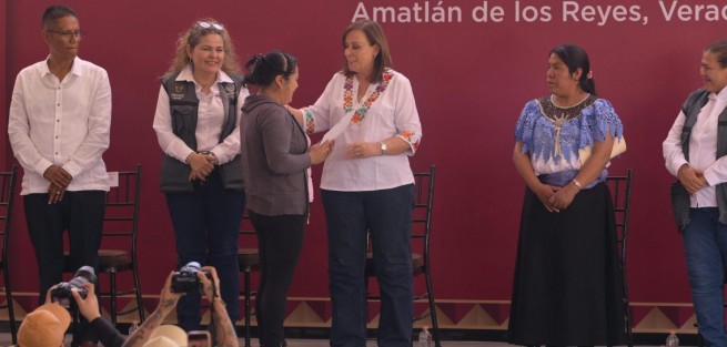 Como parte de la estrategia para combatir la pobreza y reducir la desigualdad, la gobernadora Rocío Nahle García encabezó la segunda entrega del programa Apoyo a la Palabra–Plan México en este municipio, que contempla una inversión anual de 100 millones de pesos en respaldo de 10 mil emprendimientos en todo el estado.