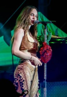 Después de más de 10 años de no visitar el Estado de Veracruz, la “princesa del pop latino”, Belinda, se presentó con gran éxito en la Plaza Cívica Benito Juárez ante más de 14 mil personas.