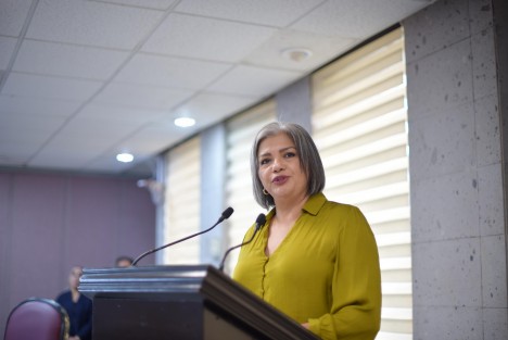 Exhorta la legisladora a la FGE investigar los hechos suscitados el 6 de julio pasado en que un perro fue arrastrado por una camioneta varias calles.