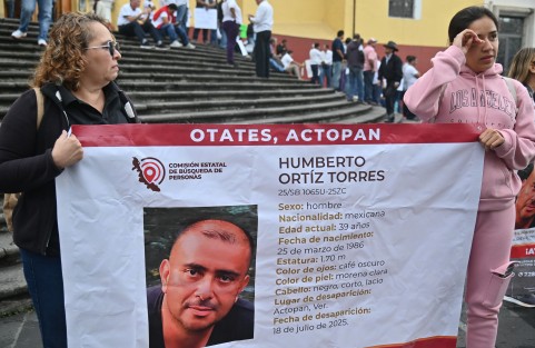 Familiares de Humberto Ortiz Torres se manifestaron en Plaza Lerdo para exigir que se dé con su paradero, quien fue visto por última vez el 18 de julio de este año en Actopan.

Los manifestantes aseguraron que Humberto es una persona de buenas costumbres y que no tienen ninguna enemistad, ya que se enfocaba en su trabajo en un taller de motos y a su familia.