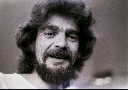 Luto y tristeza en el teatro y ciudadanía xalapeña por la irreparable pérdida de un personaje que abono a la cultura teatral veracruzana, el maestro Francisco Beverido Duhalt. Desde aquí enviamos nuestras condolencias a su familia y amigos ! Descanse En Paz