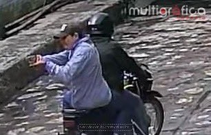 Sujetos desconocidos, a bordo de una motocicleta, habían disparado a una persona del sexo masculino, quién caminaba en las inmediaciones de la Asociación Ganadera en esta cabecera municipal