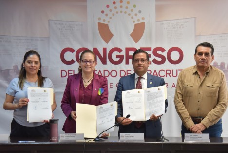 El Congreso del Estado de Veracruz y la Universidad de Xalapa A. C. (UX) firmaron un convenio de colaboración de apoyo institucional, para beneficio de estudiantes, personal y familiares de quienes laboran en el Poder Legislativo estatal.


