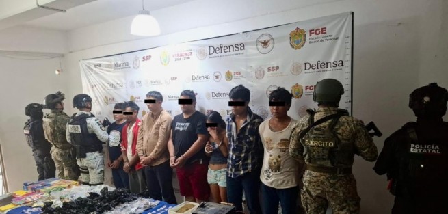 Fueron detenidos en un operativo conjunto de la SSP y fuerzas federales en el sur de Veracruz, siete presuntos integrantes de una célula delictiva, incluidos dos supuestos líderes.
