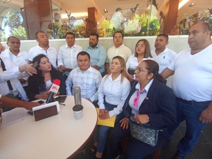 El Centro Federal de Conciliación y Registro Laboral (CFCRL) otorgó toma de nota a la nuevo comité directivo del Sindicato de Empleados y Trabajadores de la Comisión Municipal de Agua Potable y Saneamiento de la Ciudad de Xalapa, Veracruz-CTM, que encabeza Carlos Hernández Rodríguez.
