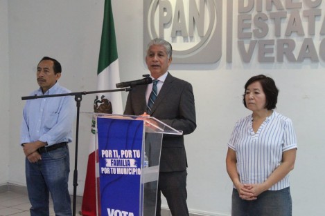 
Desde el Partido Acción Nacional condenamos las agresiones contra colaboradores y familiares del alcalde electo de Coxquihui, Lauro Becerra García. Los ataques con drones en ese municipio son actos de terrorismo que ponen en riesgo a la población.

