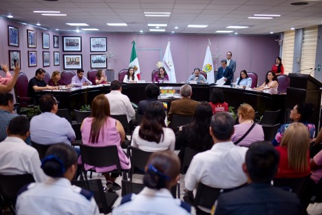 La Mesa Directiva de la Diputación Permanente de la LXVII Legislatura turnó a las Comisiones Permanentes Unidas de Gobernación y Derechos Humanos y Atención a Grupos Vulnerables la Iniciativa de Decreto por el que se reforman y adicionan diversas disposiciones de la Ley en Materia de Desaparición de Personas, remitida a esta Soberanía por la gobernadora de Veracruz, Norma Rocío Nahle García.