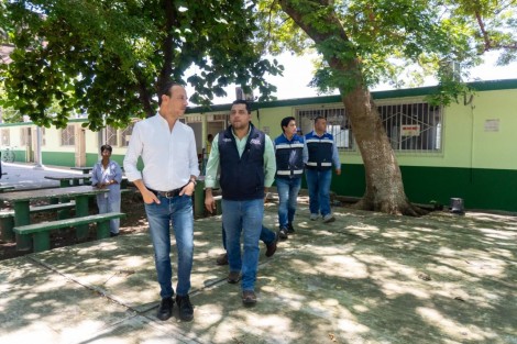 A través de la rehabilitación y modernización de espacios escolares, el gobierno municipal que encabeza el alcalde Juan Manuel Unánue Abascal, refuerza su apoyo al crecimiento académico, brindando condiciones dignas y seguras para el aprendizaje.