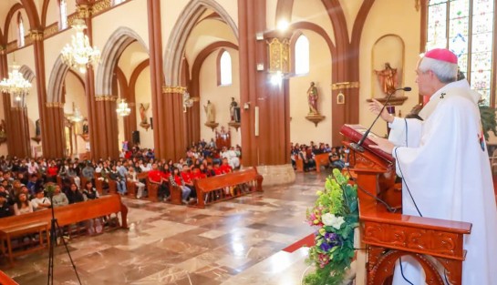 La Arquidiócesis de Xalapa invitó a la feligresía a mantenerse vigilantes para que el poder y la autoridad beneficien a todos y no solo a unos cuantos, pero sobre todo a que no se vulneren los derechos fundamentales  de las personas y de los ciudadanos.

